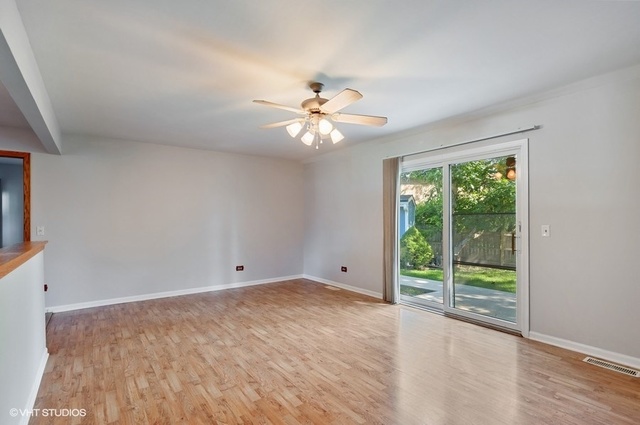 577 White Birch Road Lindenhurst, IL 60046 - Photo 4 of 25 Gallery Image 4