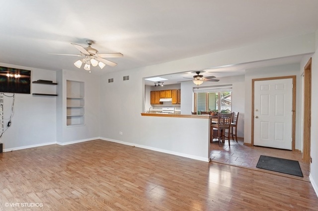 577 White Birch Road Lindenhurst, IL 60046 - Photo 5 of 25 Gallery Image 5