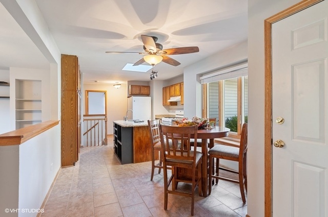 577 White Birch Road Lindenhurst, IL 60046 - Photo 9 of 25 Gallery Image 9