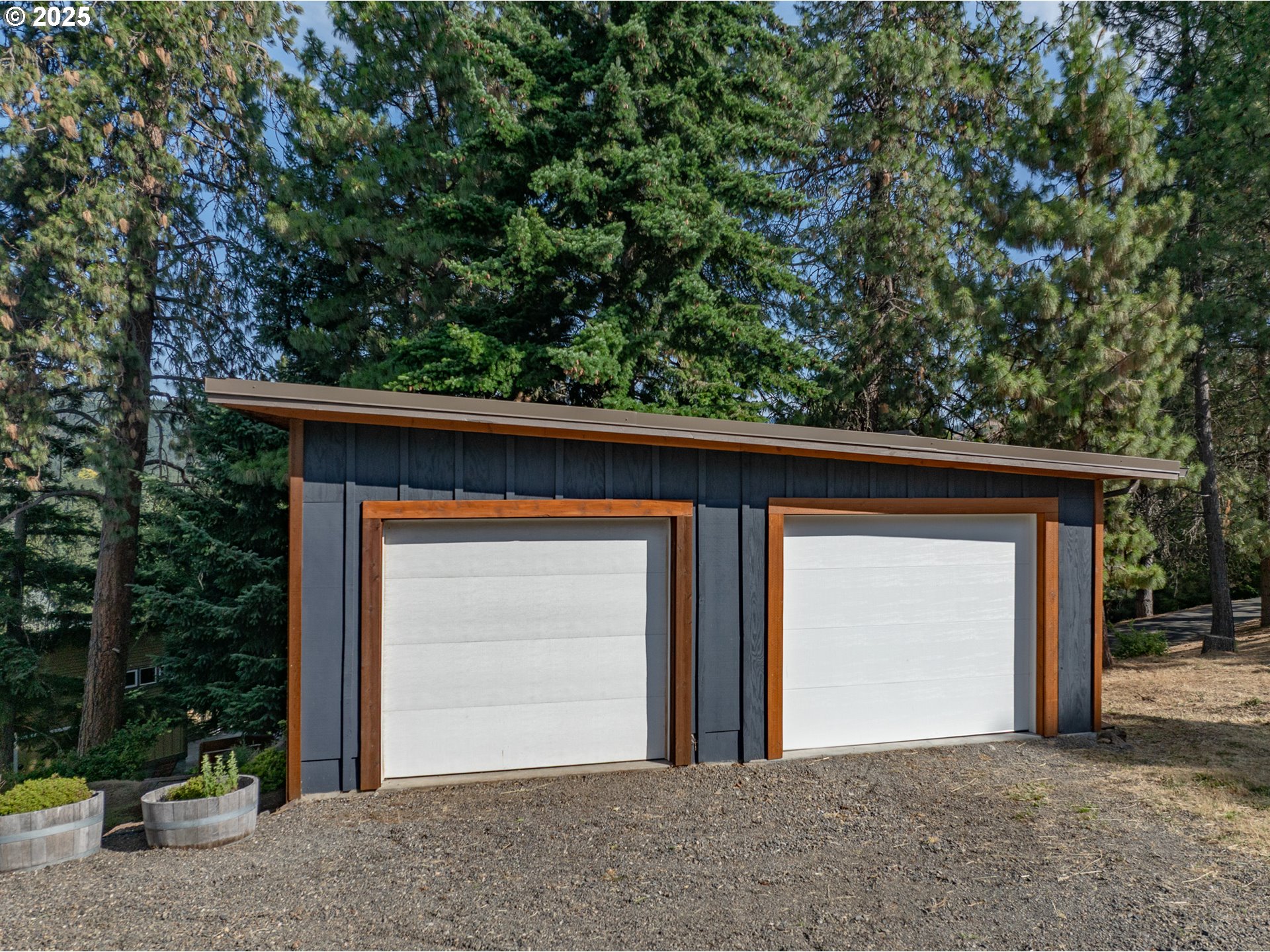1120 Rodeo Drive White Salmon, WA 98672 - Photo 23 of 32 Garage