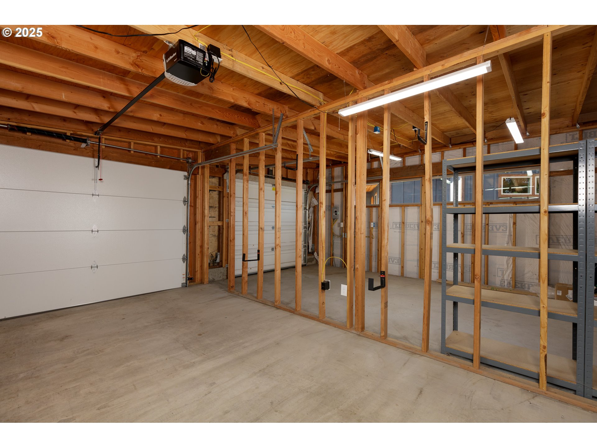 1120 Rodeo Drive White Salmon, WA 98672 - Photo 24 of 32 Garage