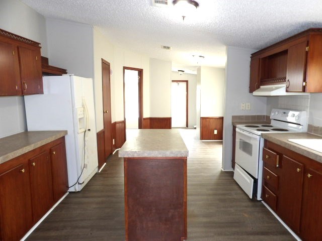 236 Bartlett Loop Headland, AL 36345 - Photo 3 of 21