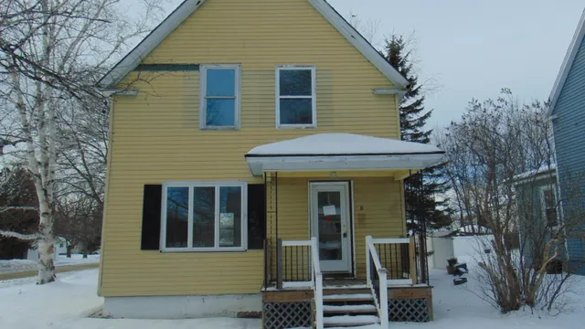 $52,250 | 8 Beech Street, East Millinocket, ME 04430