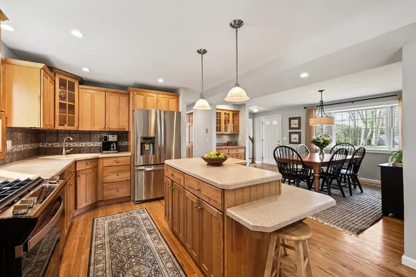 $599,900 | 9 Metacomet Road, Longmeadow, MA 01106