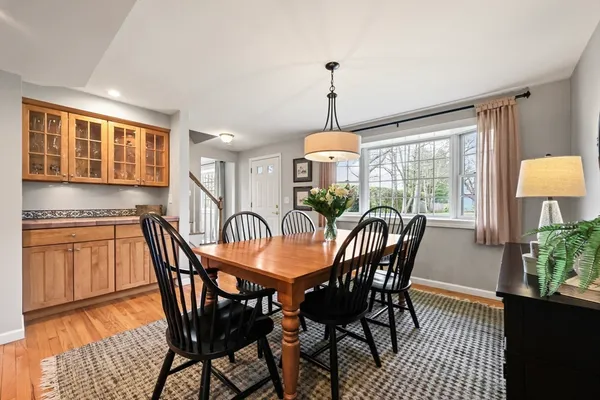 $599,900 | 9 Metacomet Road, Longmeadow, MA 01106