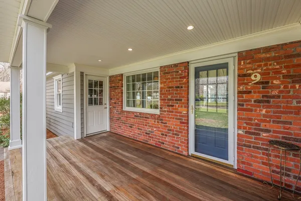 $599,900 | 9 Metacomet Road, Longmeadow, MA 01106