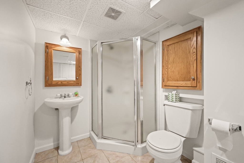 9 Metacomet Road Longmeadow, MA 01106 - Photo 34 of 40