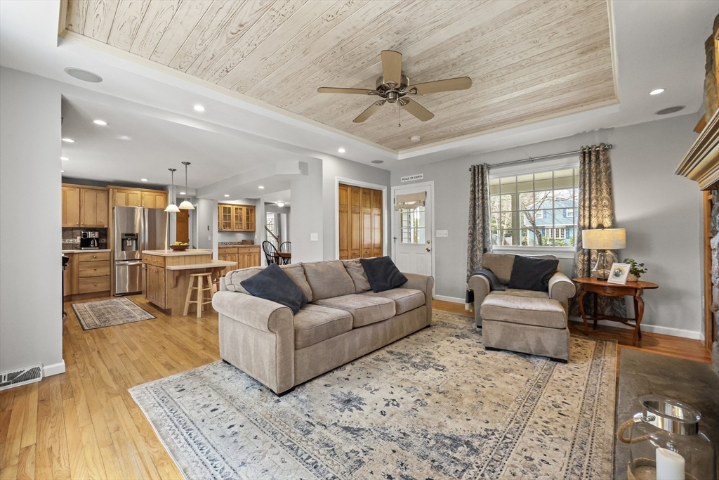 9 Metacomet Road Longmeadow, MA 01106 - Photo 5 of 40