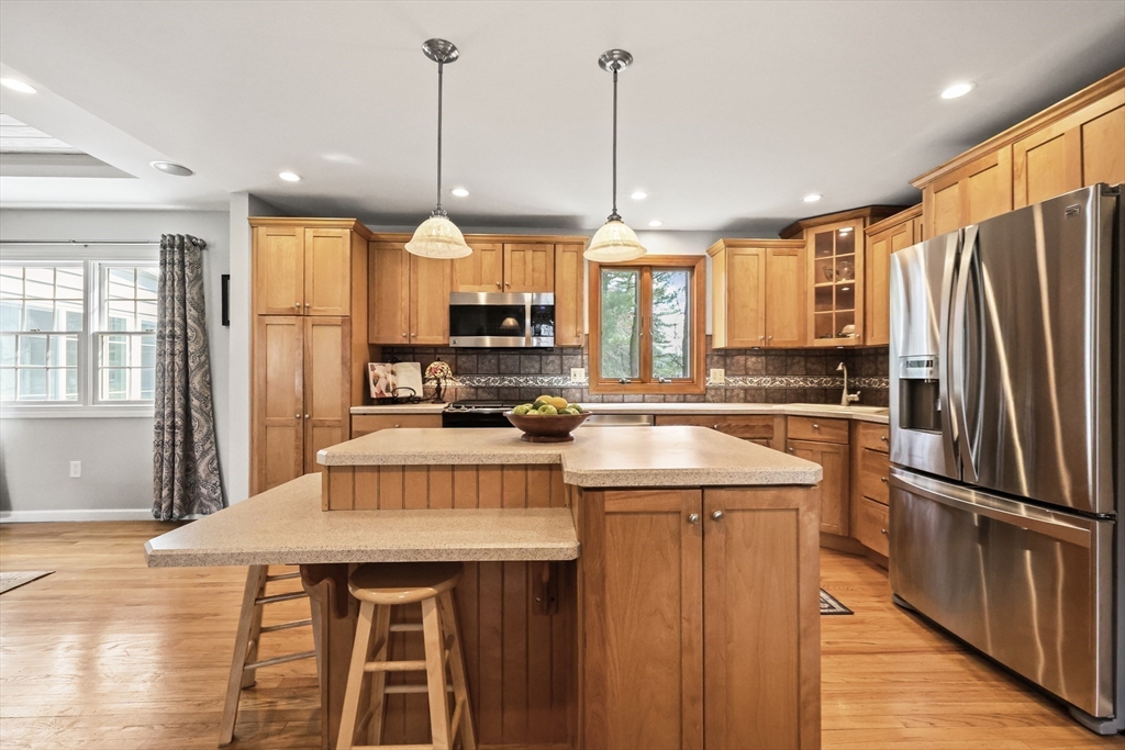 9 Metacomet Road Longmeadow, MA 01106 - Photo 9 of 40