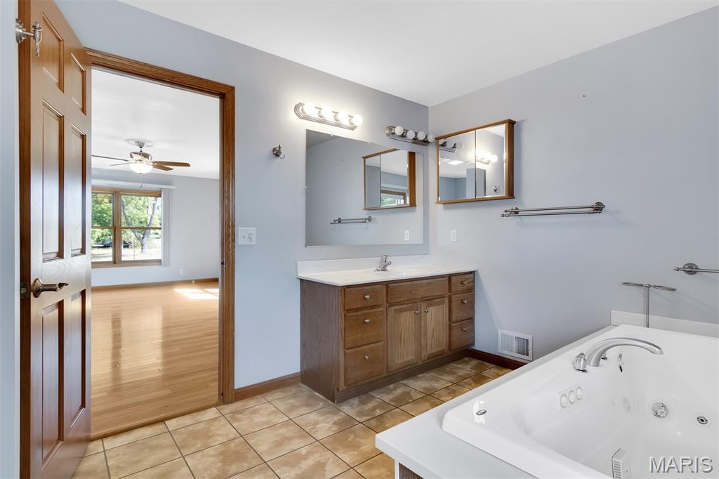 17485 Coles Creek Road Carlyle, IL 62231 - Photo 15 of 61