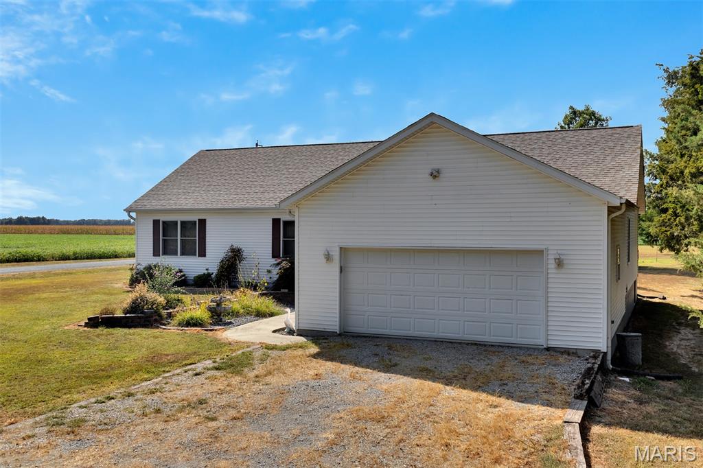 17485 Coles Creek Road Carlyle, IL 62231 - Photo 35 of 61