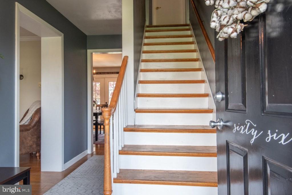 66 Ridge View Drive Leola, PA 17540 - Photo 5 of 36 Foyer