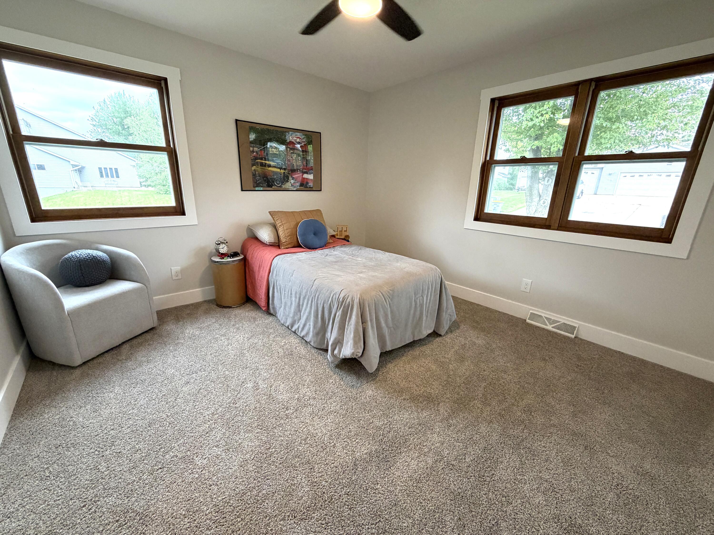 189 McIntosh Road East La Crescent, MN 55947 - Photo 14 of 33 Bedroom 2