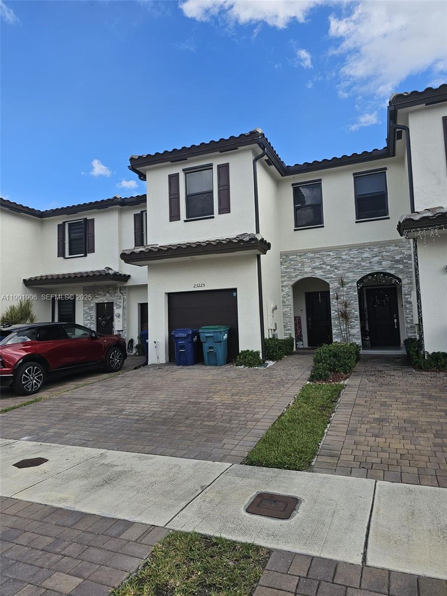 23225 Southwest 111th Avenue, Unit 23225 Homestead, FL 33032 - Photo 3 of 28