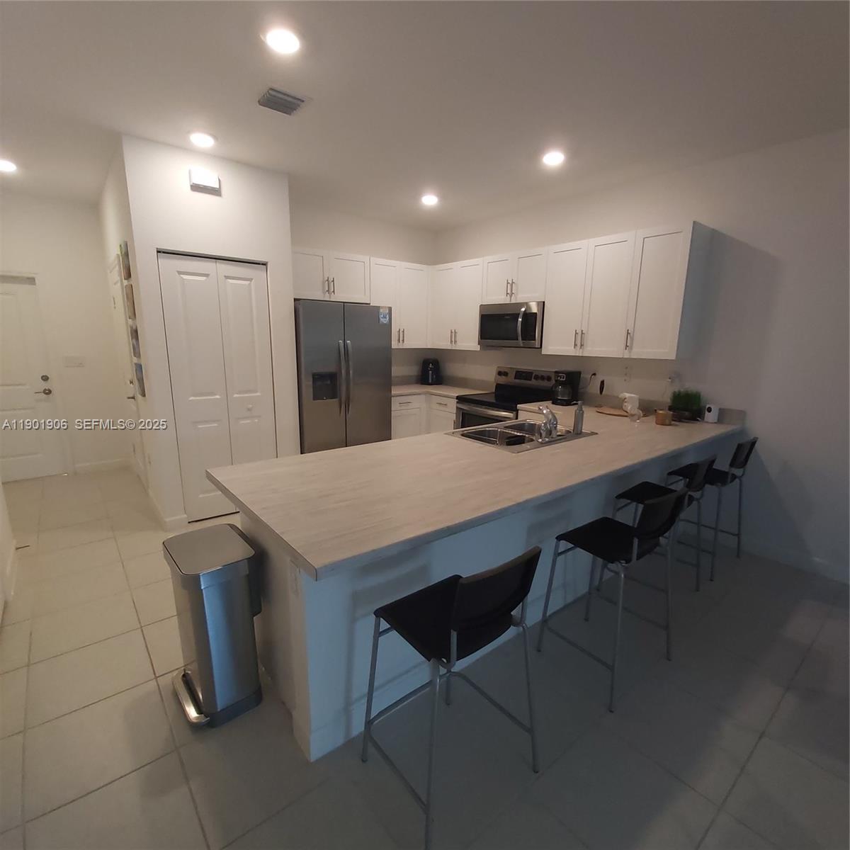 23225 Southwest 111th Avenue, Unit 23225 Homestead, FL 33032 - Photo 5 of 28