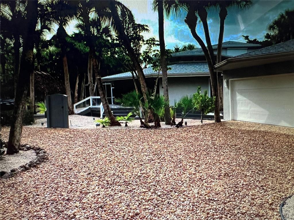 95 Sandy Hook Road North Sarasota, FL 34242 - Photo 9 of 14