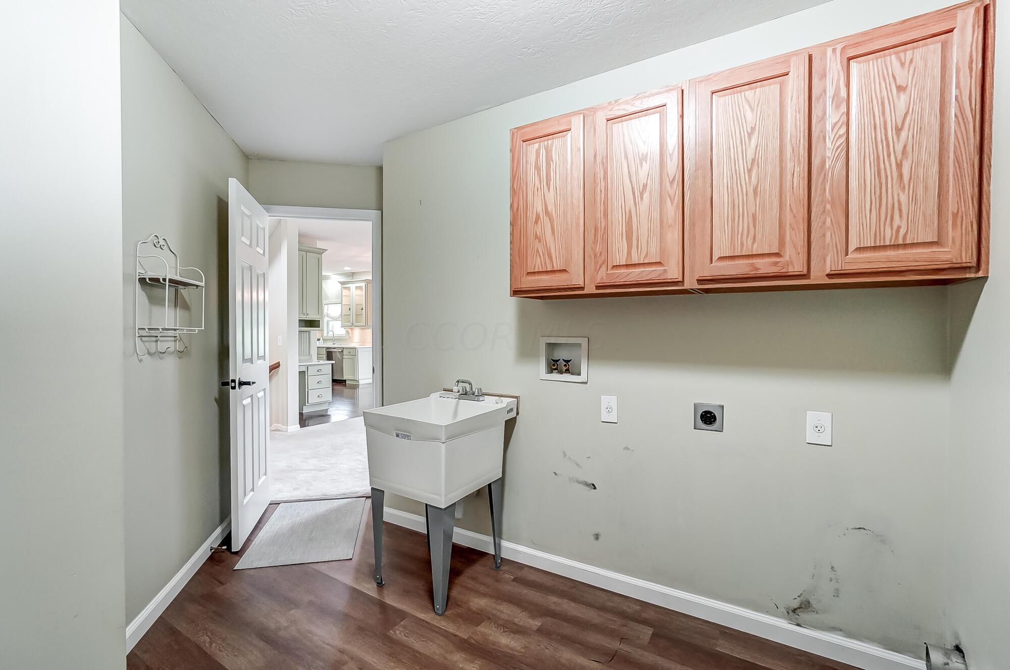 7440 Rolling Ridge Way Westerville, OH 43082 - Photo 35 of 85 Laundry