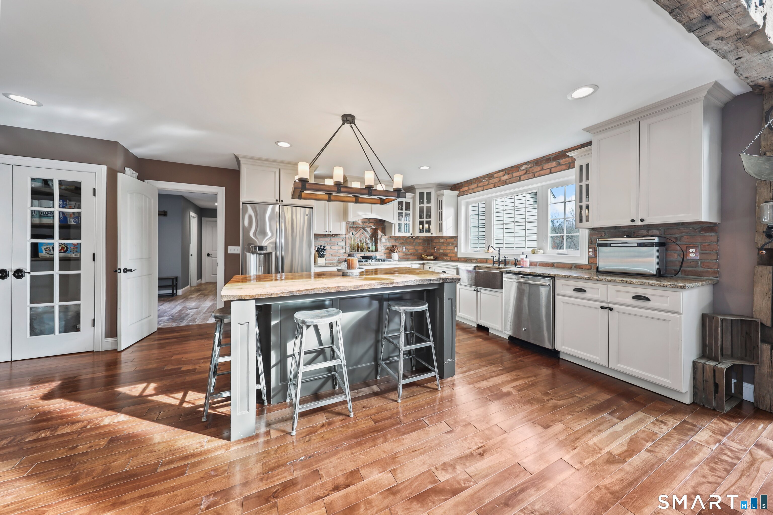 195 Hinman Road Watertown, CT 06795 - Photo 8 of 40