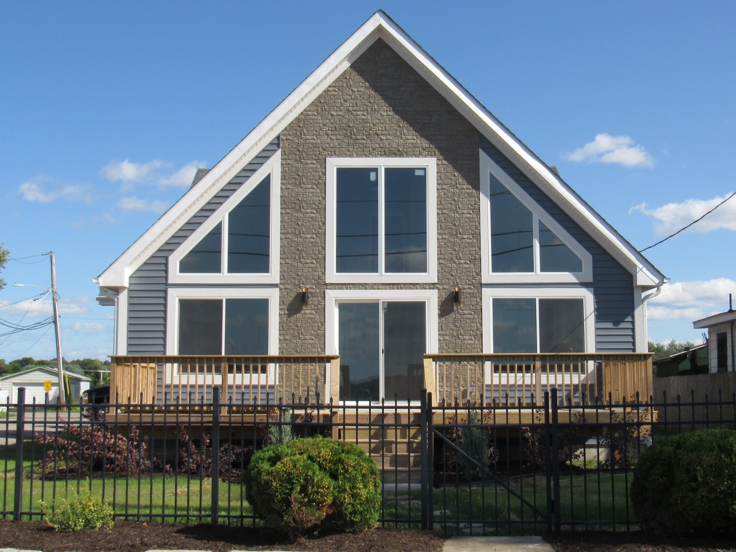 166 Eagle Point Road Fox Lake, IL 60020 - Photo 3 of 43 Gallery Image 3