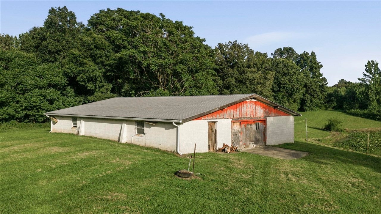 2927 Rochester Road Morgantown, KY 42261 - Photo 10 of 29 Gallery Image 10
