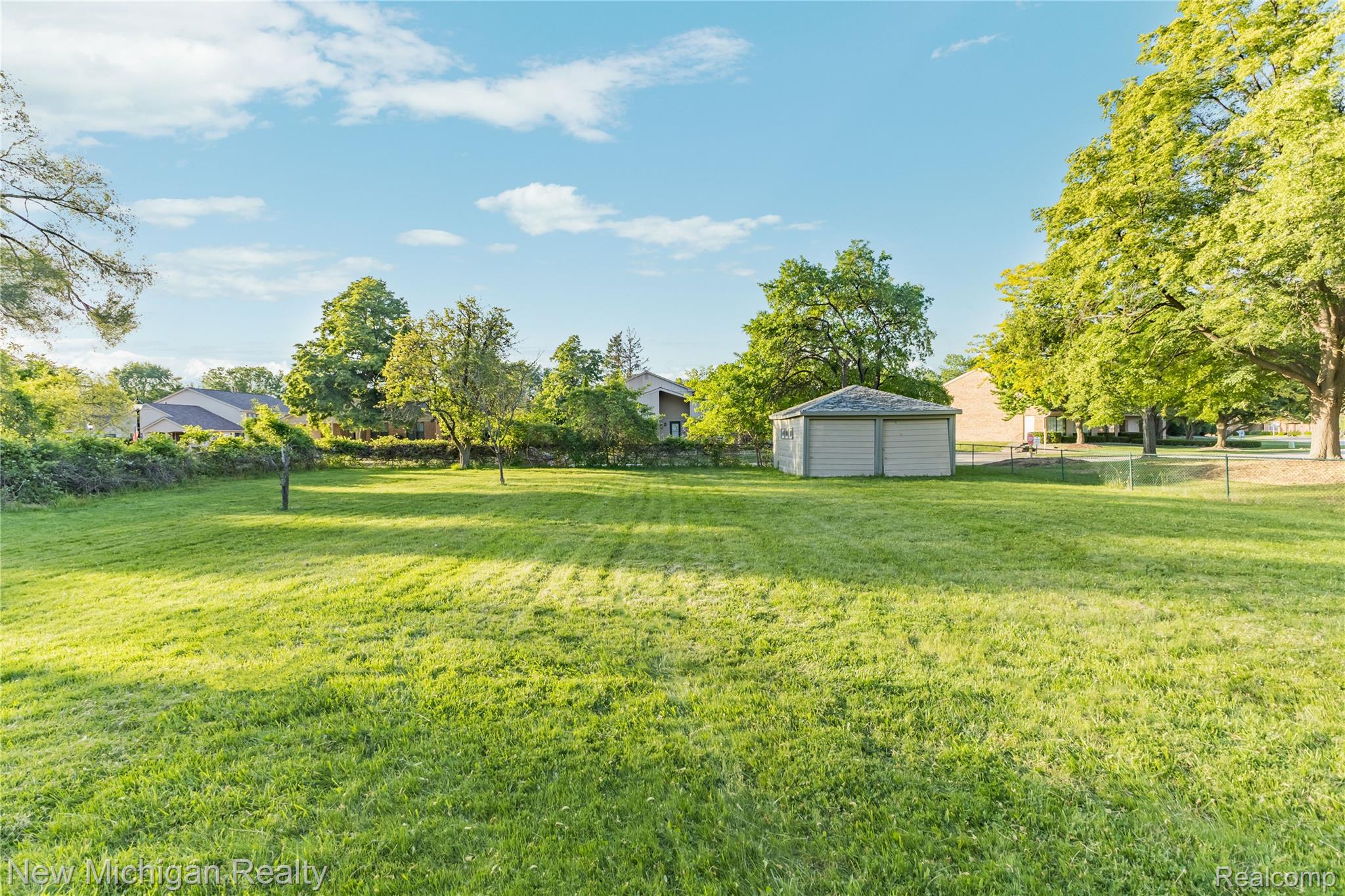 8359 Chicago Road South Warren, MI 48093 - Photo 54 of 74