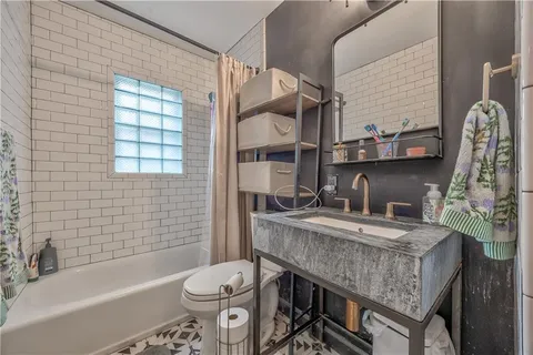 $335,000 | 8409 Mercier Street, Kansas City, MO 64114