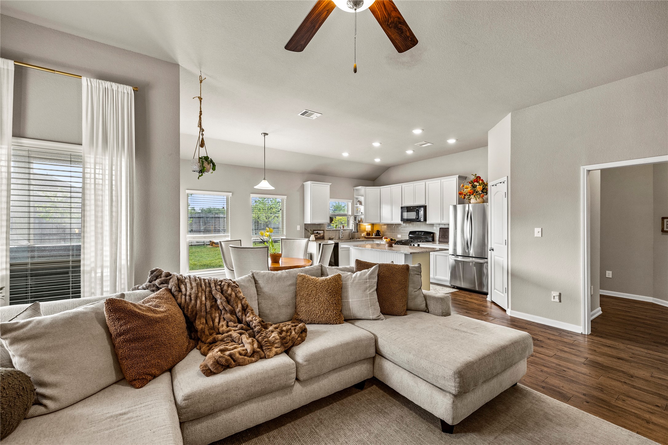 114 Dudley Road Montgomery, TX 77356 - Photo 11 of 49