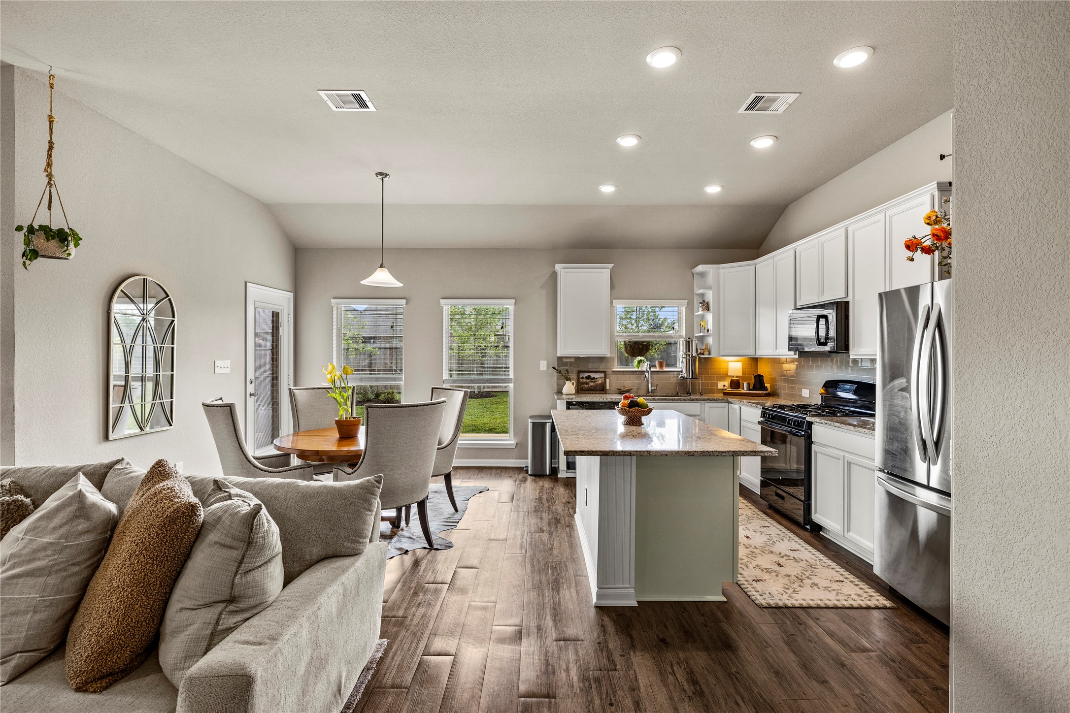 114 Dudley Road Montgomery, TX 77356 - Photo 12 of 49 Island with option barstool seating!