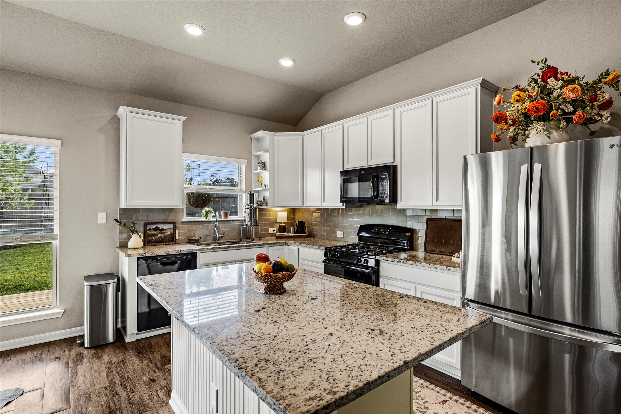 114 Dudley Road Montgomery, TX 77356 - Photo 14 of 49 Recently painted cabinets throughout.