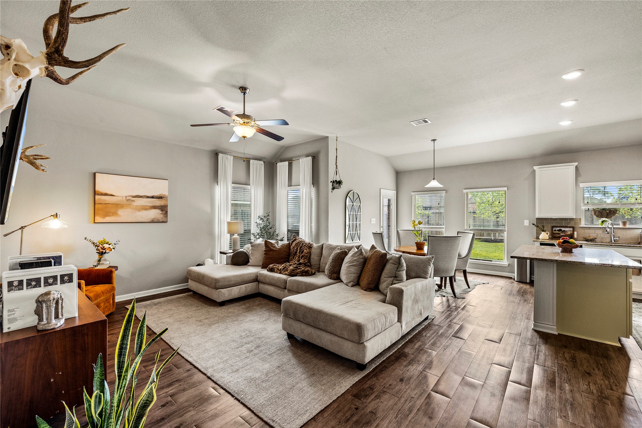 114 Dudley Road Montgomery, TX 77356 - Photo 7 of 49 Huge living room, dining and kitchen combo!