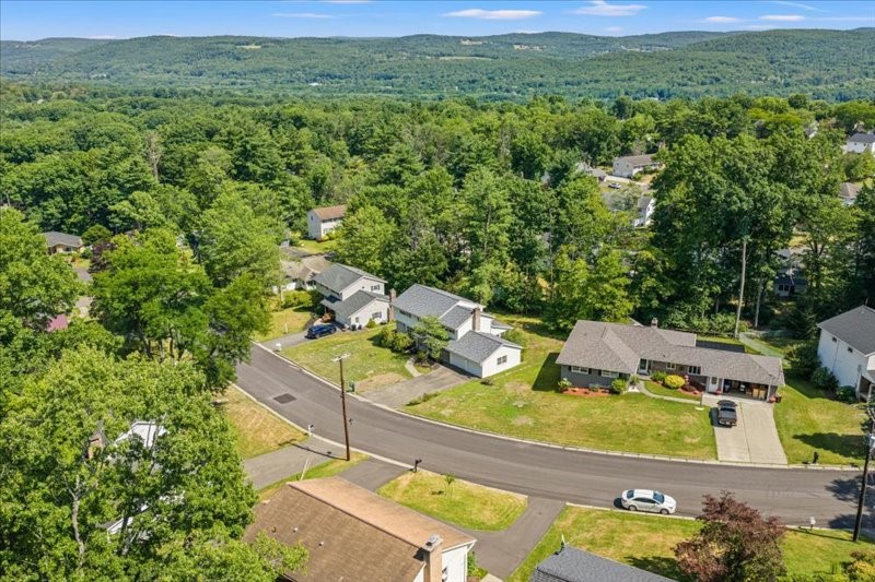 315 Ridgefield Road Endicott, NY 13760 - Photo 3 of 50 Gallery Image 3
