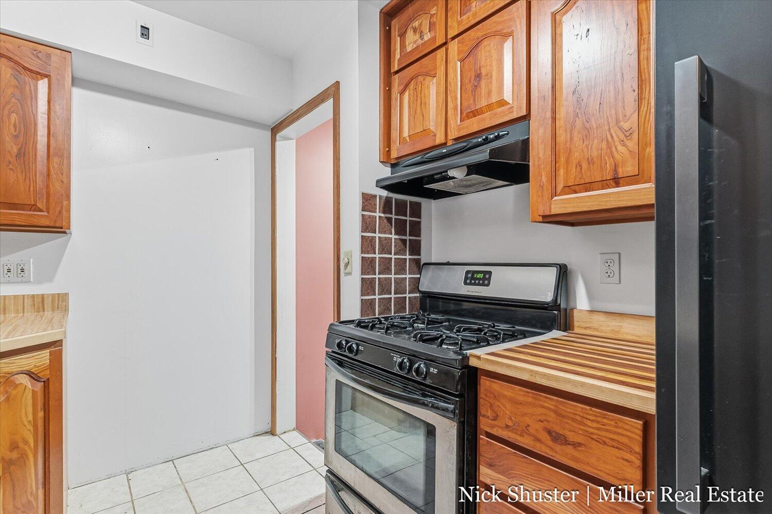 414 West State Road Hastings, MI 49058 - Photo 6 of 45 15-WM414wstate-24