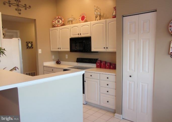 8338 Poplar Mill Road, Unit 8338 Baltimore, MD 21236 - Photo 4 of 7 Kitchen