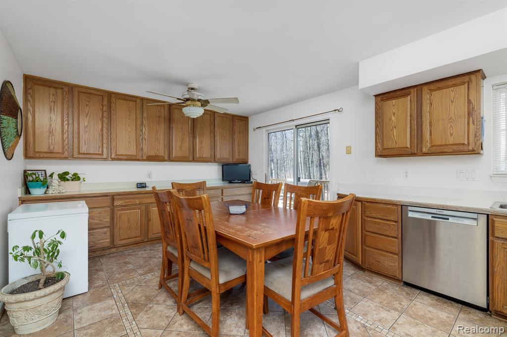 7312 Linden Road Fenton, MI 48430 - Photo 10 of 65