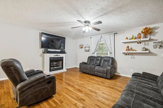 $499,900 | 207 Robinson Road, Dickson, TN 37055