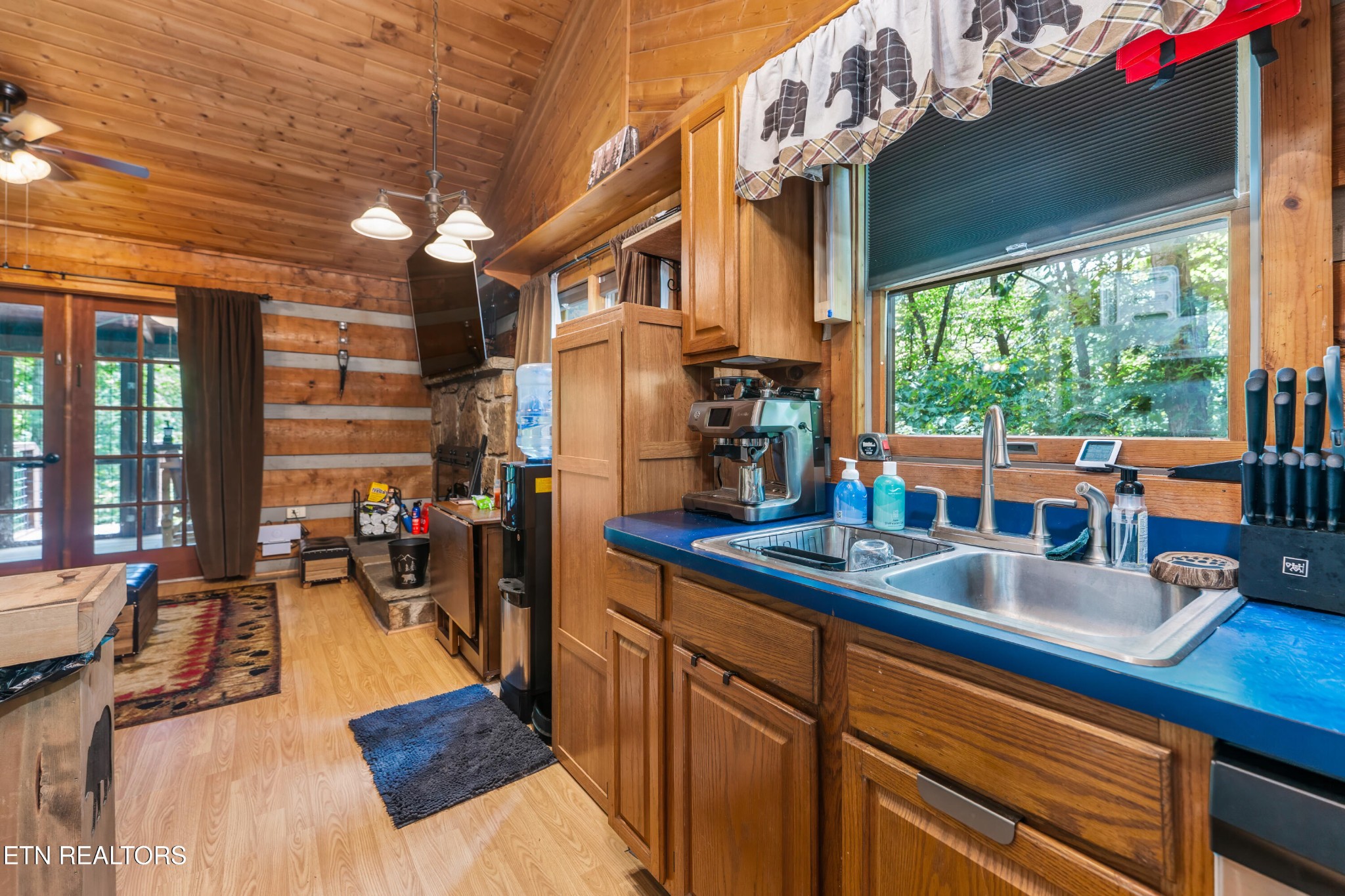 3040 Patty View Way Pigeon Forge, TN 37862 - Photo 8 of 30