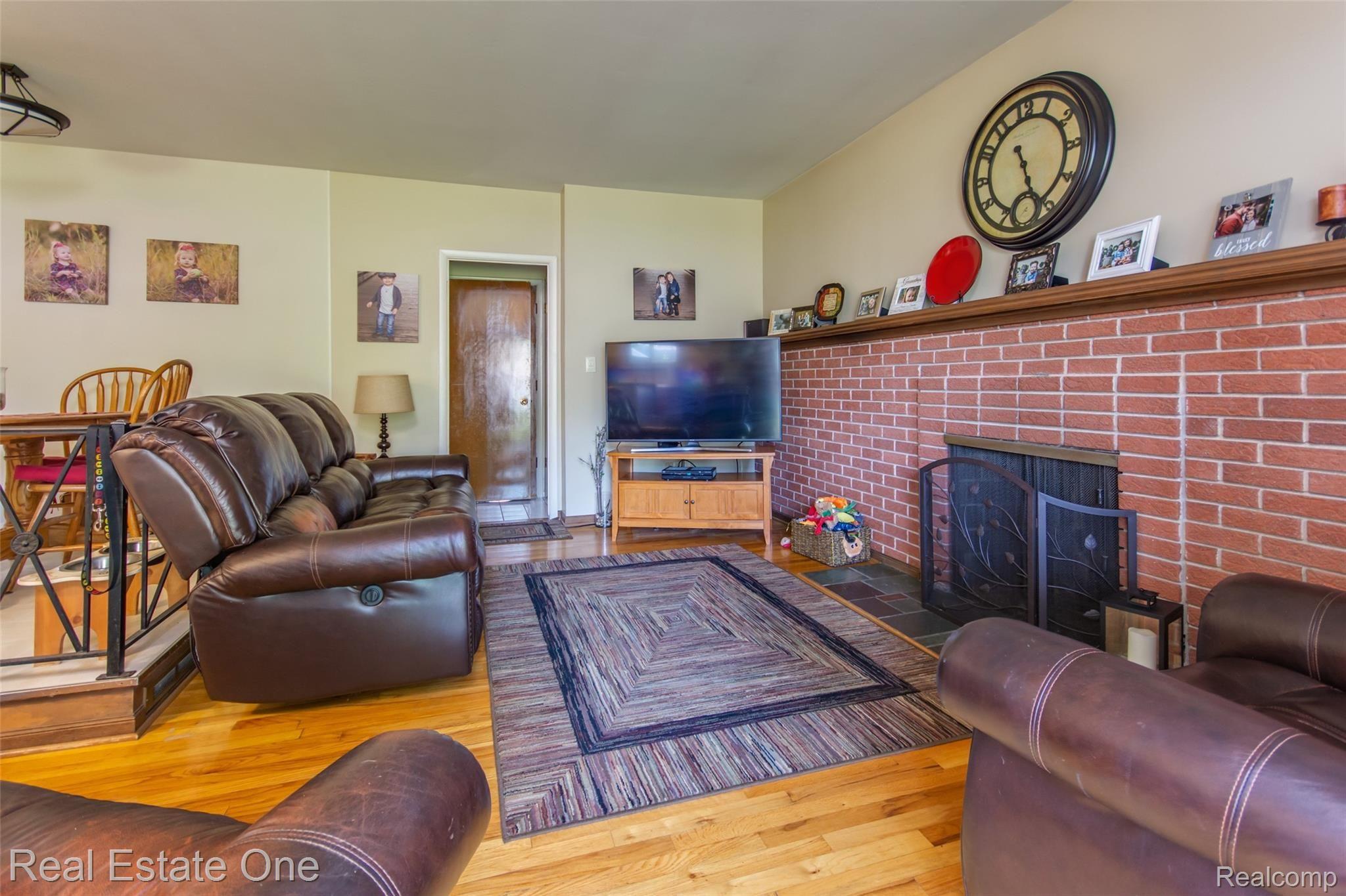 19279 Coachwood Road Riverview, MI 48193 - Photo 18 of 60 DSC_4491enf.jpg