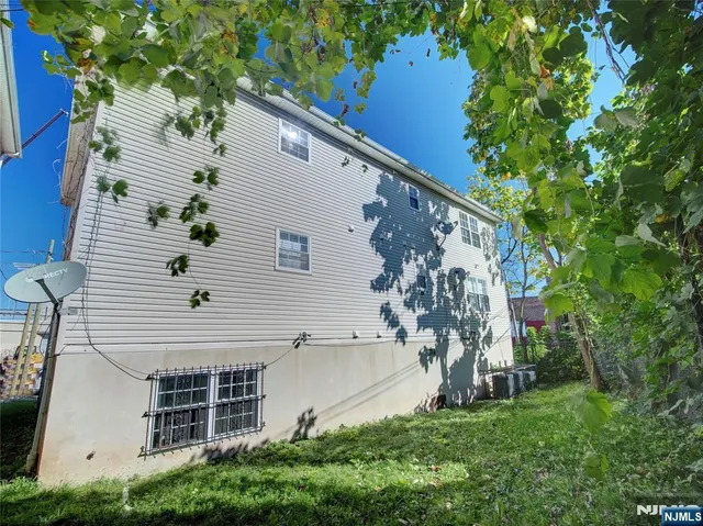 a car parked in front of a building