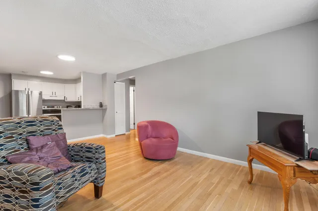 $2,200 | 99 Cluff Crossing Road, Unit F10, Salem, NH 03079