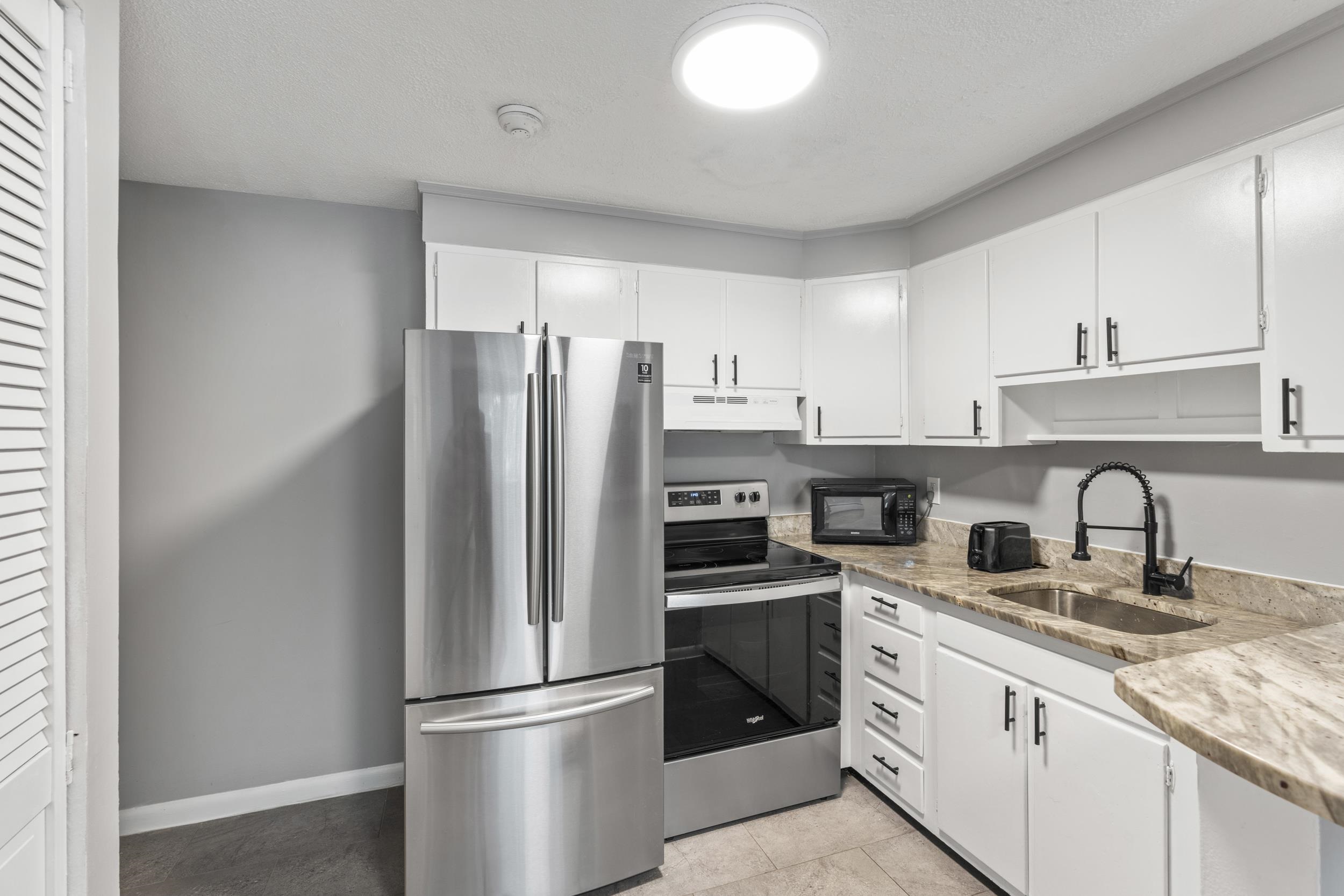 99 Cluff Crossing Road, Unit F10 Salem, NH 03079 - Photo 7 of 17