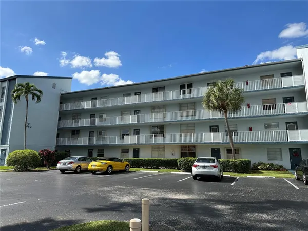 $135,000 | 7680 Northwest 18th Street, Unit 406, Margate, FL 33063