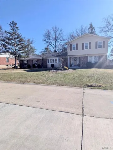 $550,000 | 314 Annondale Lane, Ballwin, MO 63011