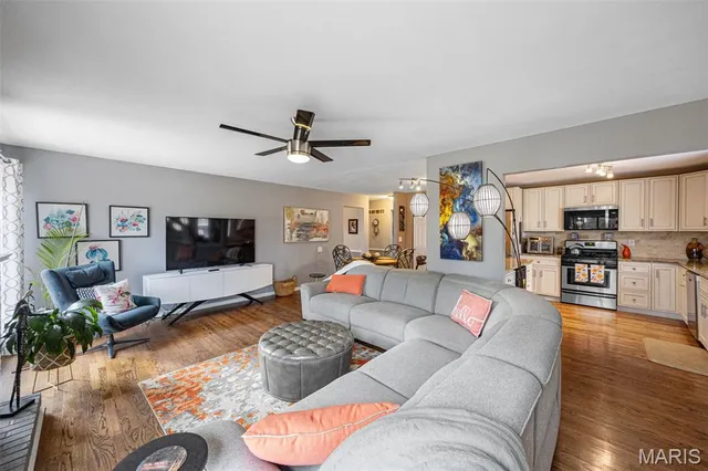 $550,000 | 314 Annondale Lane, Ballwin, MO 63011