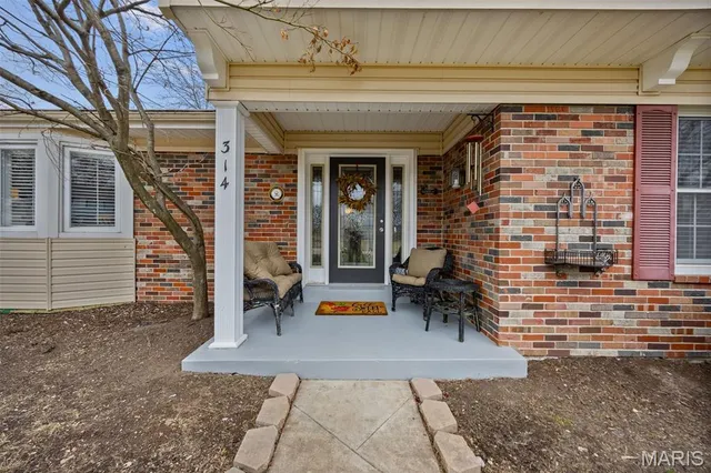 $550,000 | 314 Annondale Lane, Ballwin, MO 63011