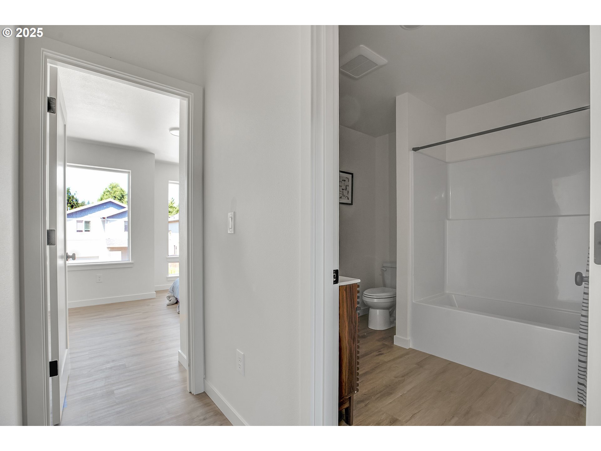 14834 Northeast Couch Street, Unit 6 Portland, OR 97230 - Photo 24 of 42