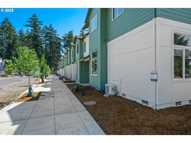 $242,500 | 14834 Northeast Couch Street, Unit 6, Portland, OR 97230