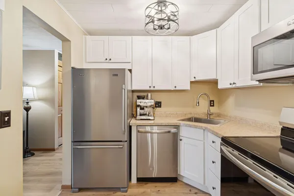 $255,000 | 5430 3 Points Boulevard, Unit 123, Mound, MN 55364