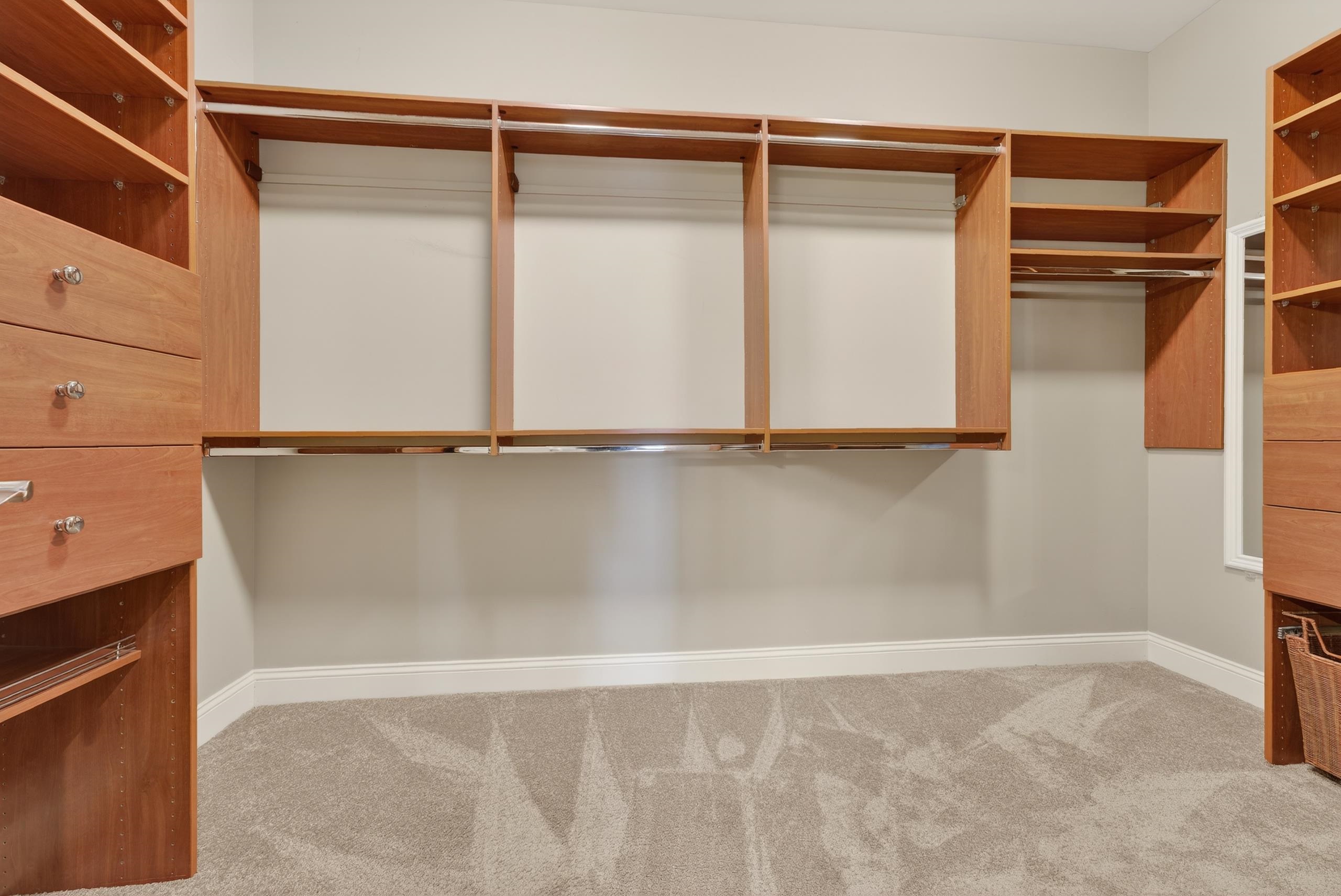 1944 Laurel Lane Collierville, TN 38139 - Photo 18 of 30 a close view of closet