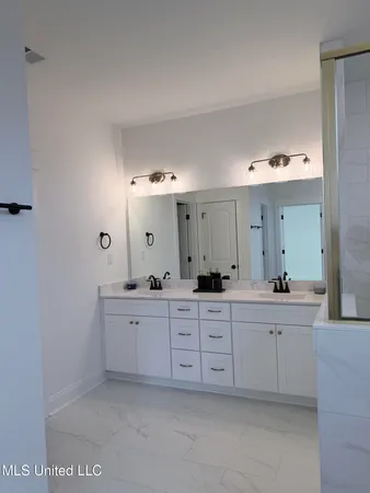 $435,000 | 4223 Bolivar Trail South, Olive Branch, MS 38654