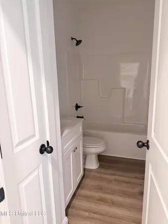 $435,000 | 4223 Bolivar Trail South, Olive Branch, MS 38654